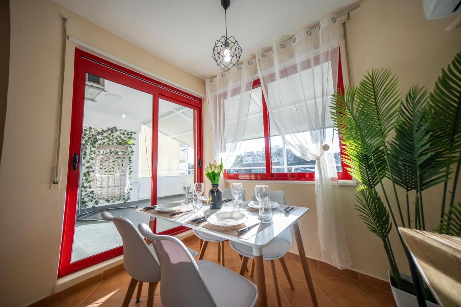 Center With Balcony Appartement *